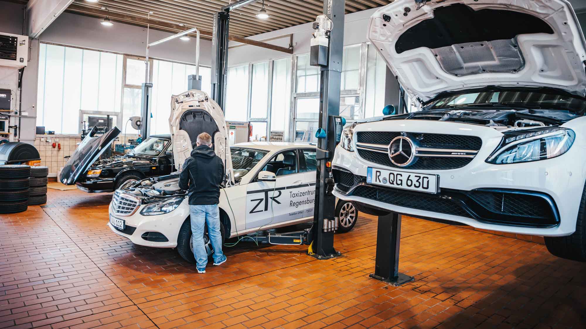 Reparatur von Fahrzeugen in der KFZ-Meisterwerkstatt in Regensburg